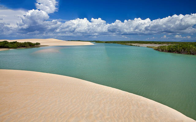 Barra dos Remédios beach