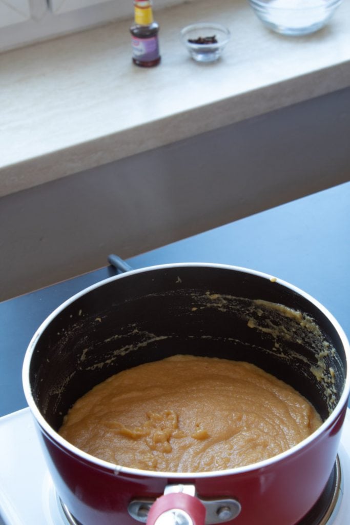 Pumpkin brigadeiro preparation