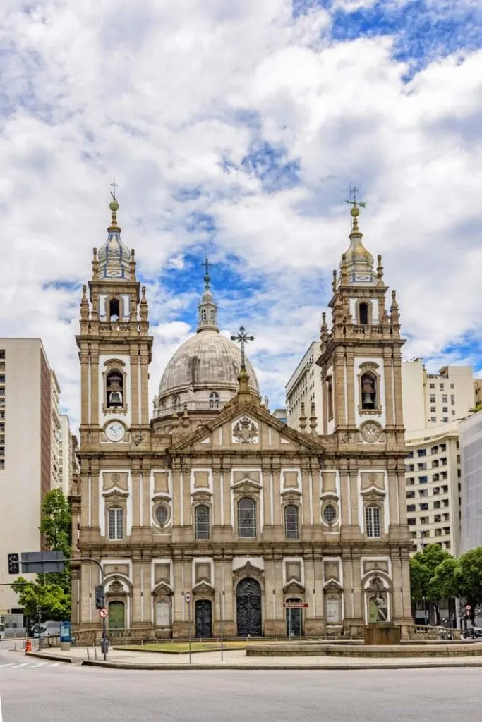 Candelaria Church is one of the most beautiful things to see in Rio de Janeiro