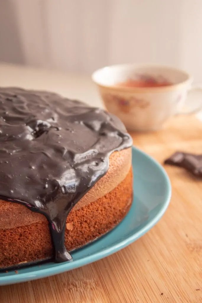 Carrot cake with chocolate