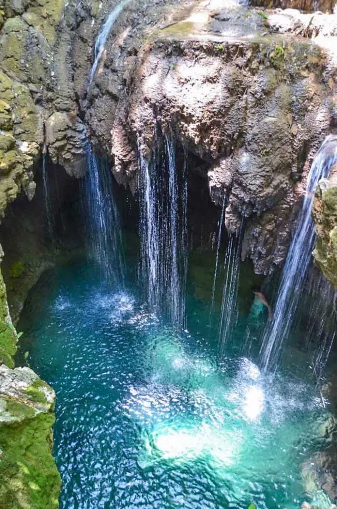 Buraco do Macaco Falls in Mato Grosso do Sul