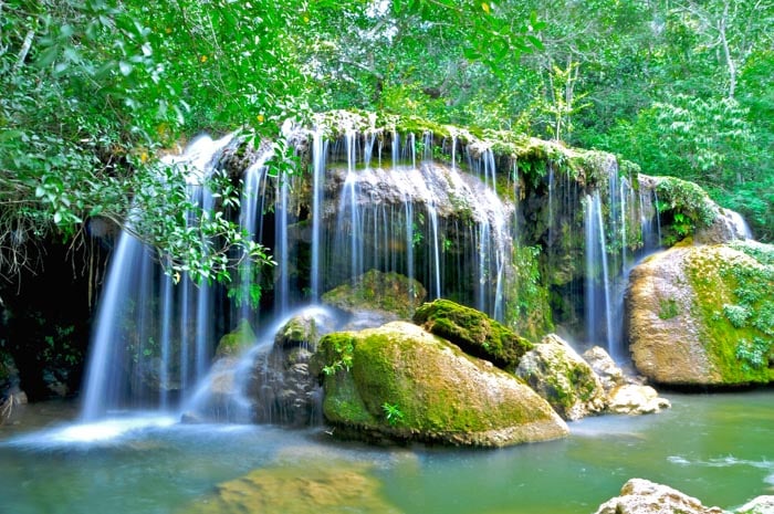 Sinhozinho watervallen in Bonito, Mato Grosso do Sul