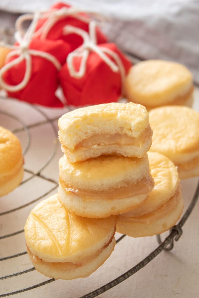 Tasty bem casado, a Brazilian wedding cookie