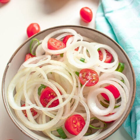 Brazilian onion salad with tomatoes