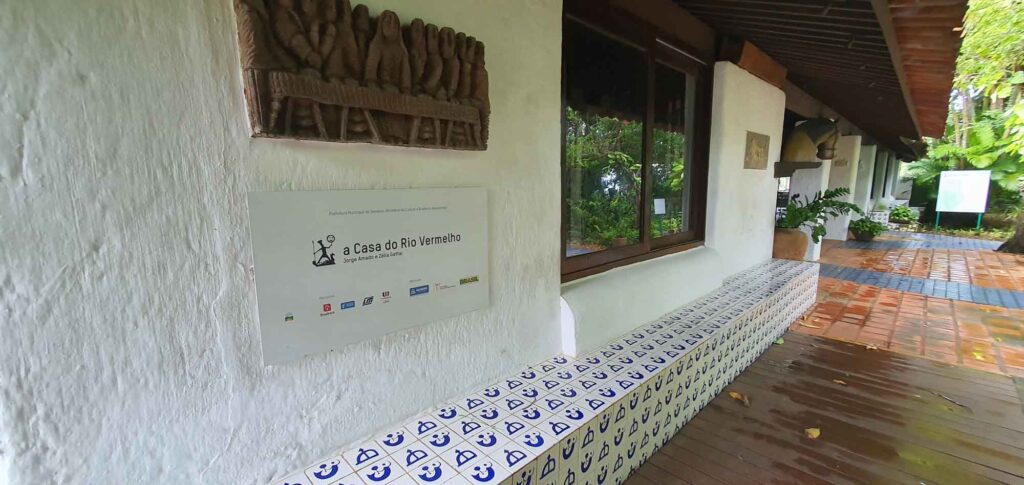 Learning about the history and work of Brazilian Writers in Rio Vermelho House is one of the best things to do in Salvador, Brazil