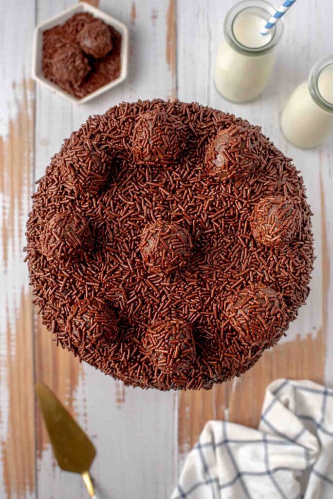 Brigadeiro cake seen from above